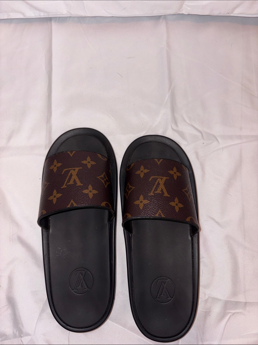 Louis Vuitton Brown Monogram Slide Sandals with Black Footbed - Picture 3 of 4